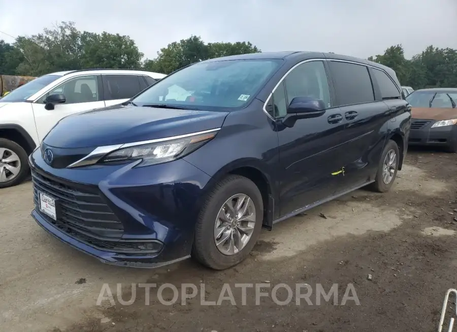 TOYOTA SIENNA LE 2024 vin 5TDKSKFC4RS121141 from auto auction Copart