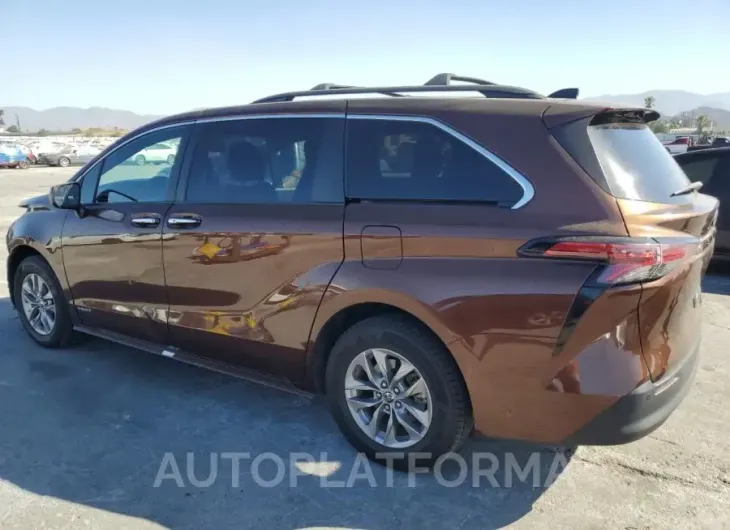 TOYOTA SIENNA XLE 2021 vin 5TDYRKEC2MS070772 from auto auction Copart