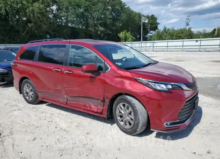 TOYOTA SIENNA XLE 2021 vin 5TDYSKFC5MS034982 from auto auction Copart