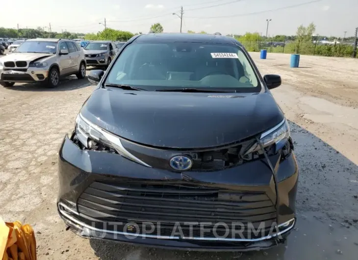 TOYOTA SIENNA XLE 2023 vin 5TDJSKFC3PS083510 from auto auction Copart