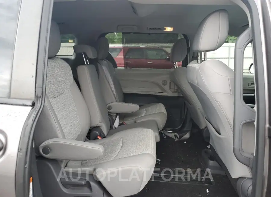 TOYOTA SIENNA LE 2021 vin 5TDKRKEC8MS048782 from auto auction Copart