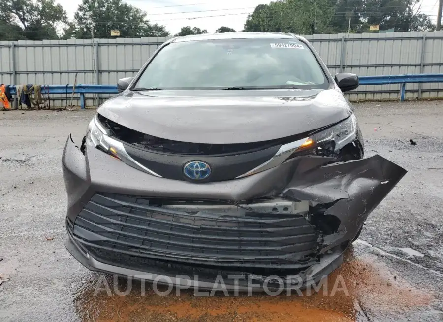 TOYOTA SIENNA LE 2021 vin 5TDKRKEC8MS048782 from auto auction Copart