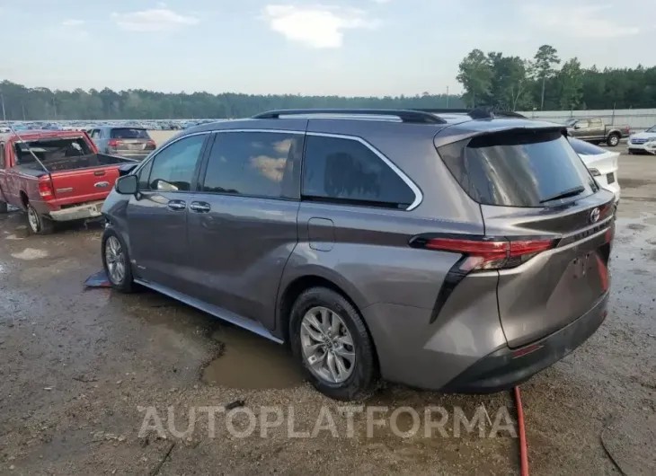 TOYOTA SIENNA XLE 2021 vin 5TDYRKEC1MS072058 from auto auction Copart