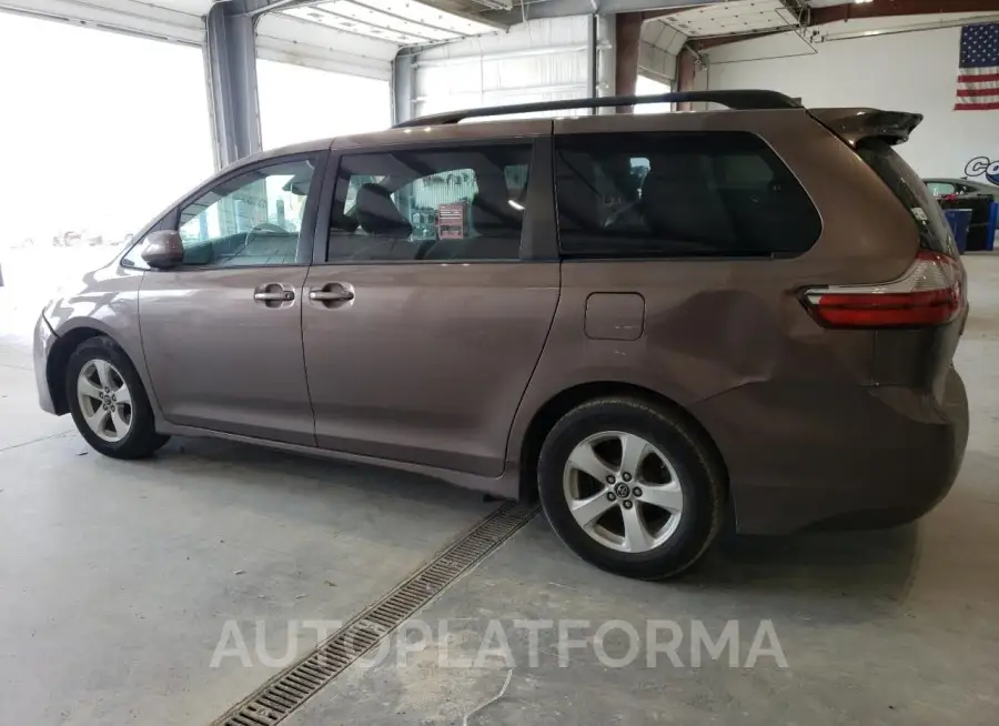 TOYOTA SIENNA LE 2018 vin 5TDKZ3DC4JS943270 from auto auction Copart