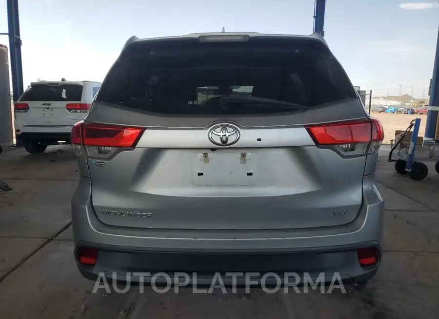 TOYOTA HIGHLANDER 2019 vin 5TDKZRFH2KS557508 from auto auction Copart