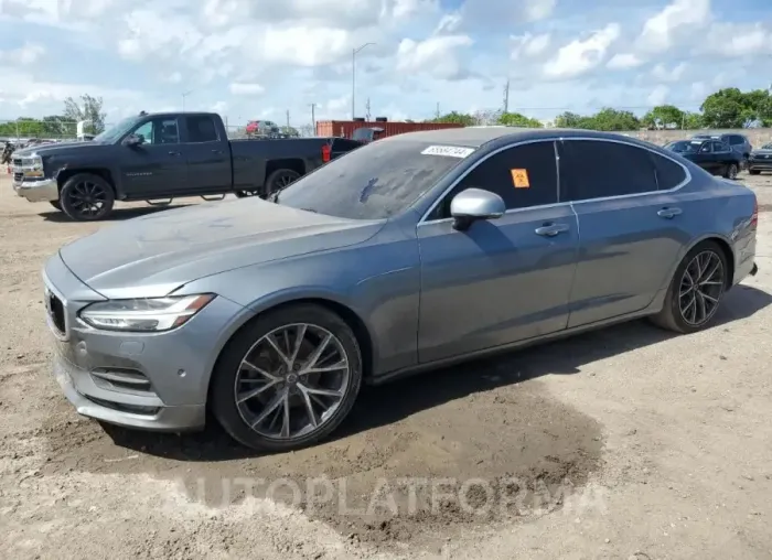 VOLVO S90 T5 MOM 2018 vin LVY982MK3JP036290 from auto auction Copart