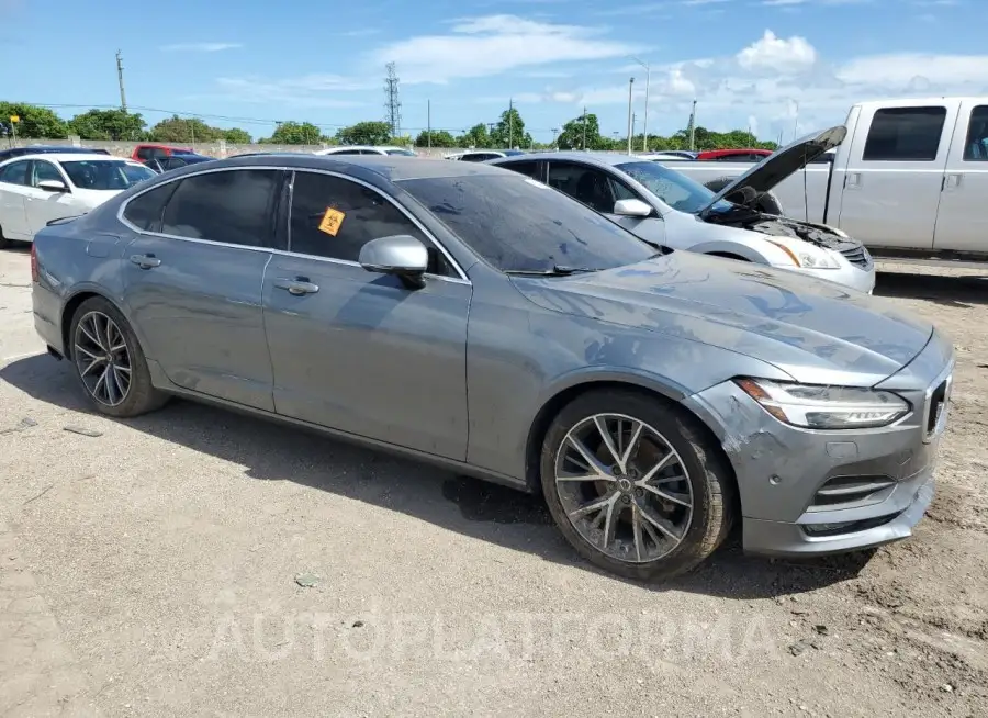 VOLVO S90 T5 MOM 2018 vin LVY982MK3JP036290 from auto auction Copart