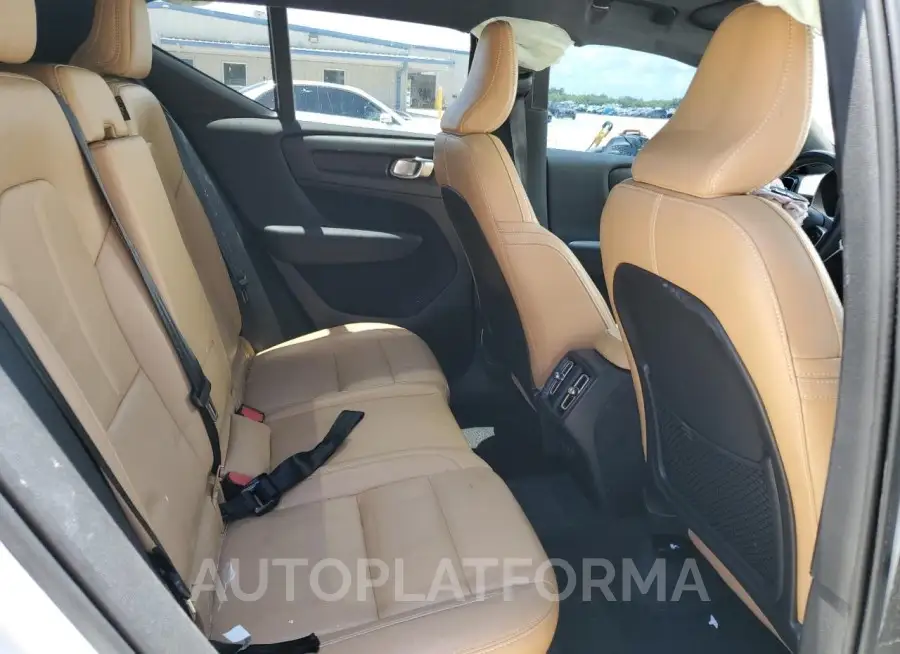 VOLVO XC40 T5 IN 2019 vin YV4162UL7K2073261 from auto auction Copart