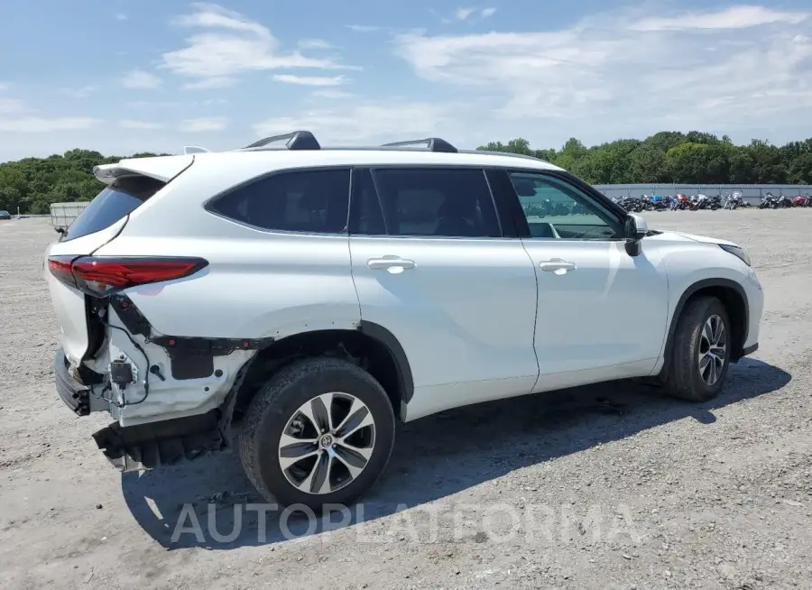 TOYOTA HIGHLANDER 2022 vin 5TDGZRBH0NS589437 from auto auction Copart