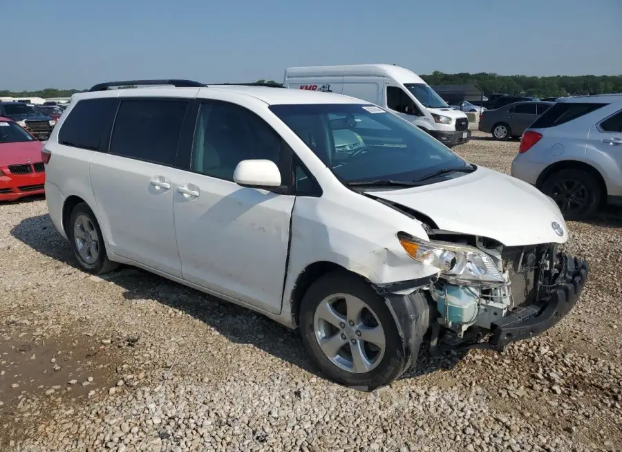 TOYOTA SIENNA LE 2016 vin 5TDKK3DC7GS714627 from auto auction Copart