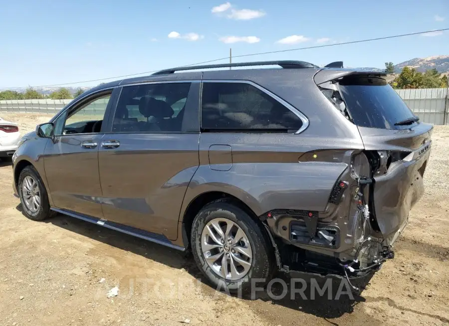 TOYOTA SIENNA XLE 2024 vin 5TDYRKEC0RS208381 from auto auction Copart