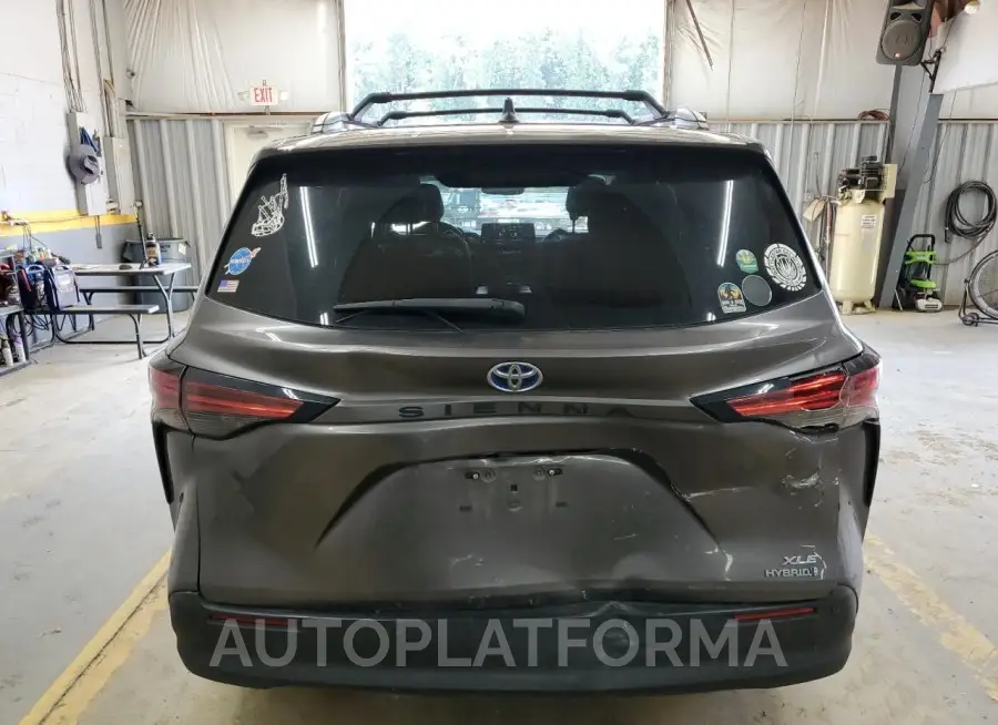 TOYOTA SIENNA XLE 2021 vin 5TDYRKEC4MS040060 from auto auction Copart