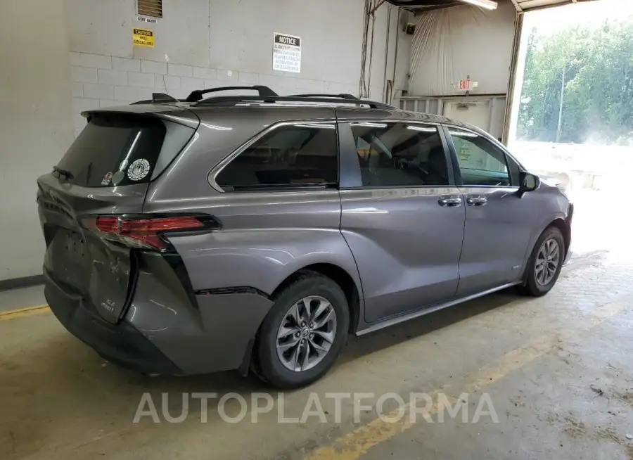 TOYOTA SIENNA XLE 2021 vin 5TDYRKEC4MS040060 from auto auction Copart