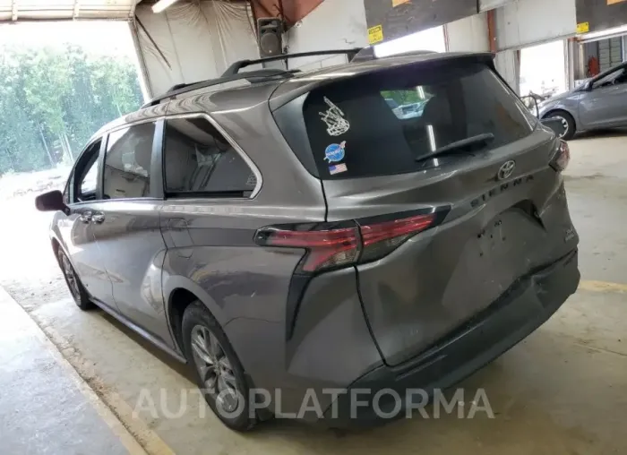 TOYOTA SIENNA XLE 2021 vin 5TDYRKEC4MS040060 from auto auction Copart