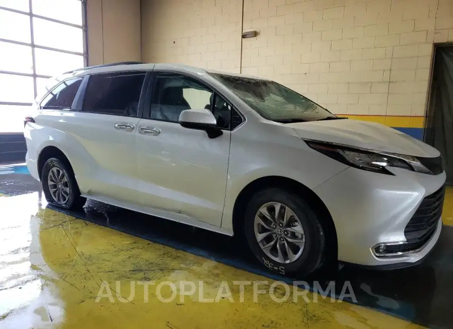 TOYOTA SIENNA XLE 2022 vin 5TDYRKECXNS119962 from auto auction Copart