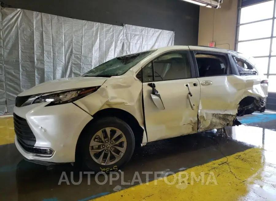 TOYOTA SIENNA XLE 2022 vin 5TDYRKECXNS119962 from auto auction Copart