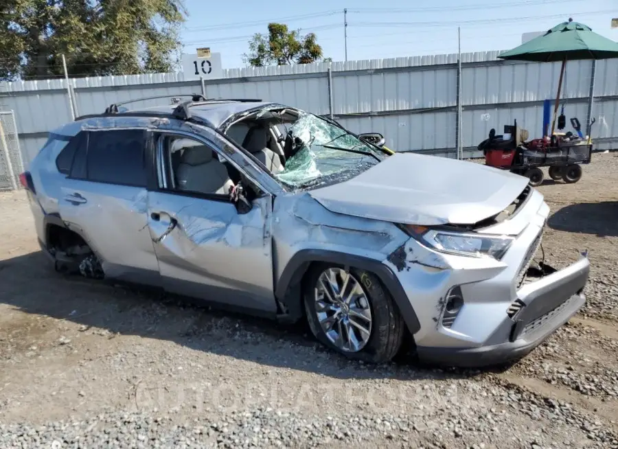 TOYOTA RAV4 XLE P 2020 vin JTMC1RFV2LJ020136 from auto auction Copart