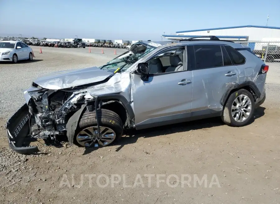 TOYOTA RAV4 XLE P 2020 vin JTMC1RFV2LJ020136 from auto auction Copart