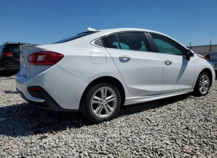 CHEVROLET CRUZE LT 2018 vin 1G1BE5SM1J7244006 from auto auction Copart