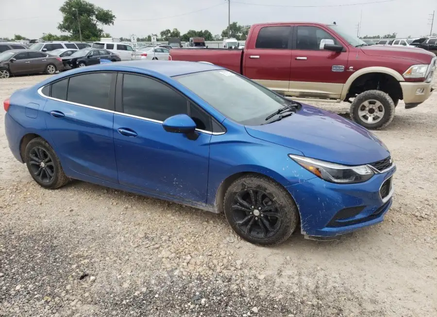 CHEVROLET CRUZE LT 2018 vin 1G1BE5SM2J7231782 from auto auction Copart