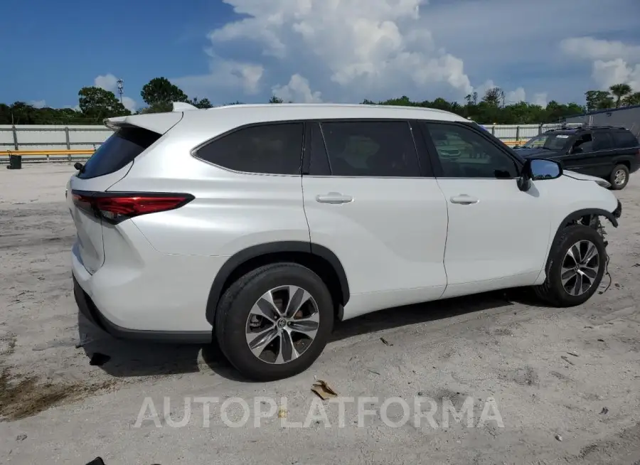 TOYOTA HIGHLANDER 2022 vin 5TDHZRAH3NS142199 from auto auction Copart