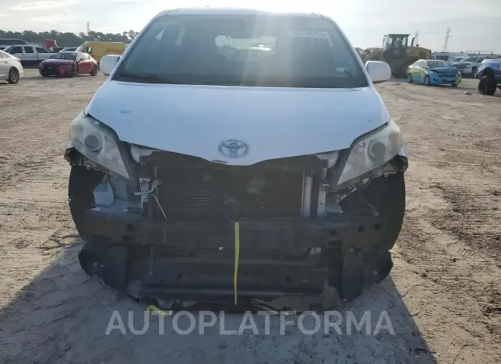 TOYOTA SIENNA LE 2015 vin 5TDKK3DC3FS564806 from auto auction Copart