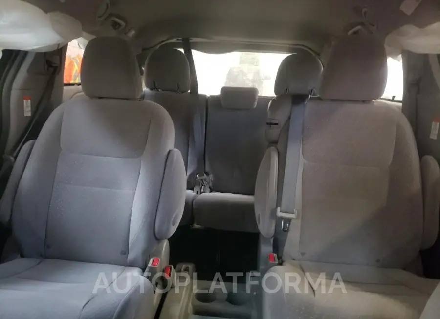 TOYOTA SIENNA LE 2018 vin 5TDKZ3DC2JS923650 from auto auction Copart