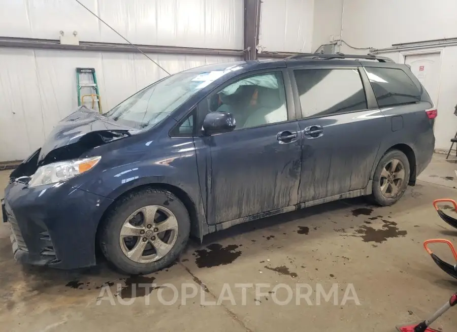 TOYOTA SIENNA LE 2018 vin 5TDKZ3DC2JS923650 from auto auction Copart