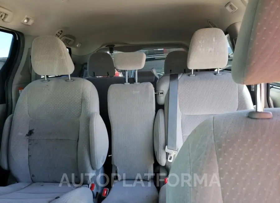 TOYOTA SIENNA LE 2019 vin 5TDKZ3DC8KS005614 from auto auction Copart