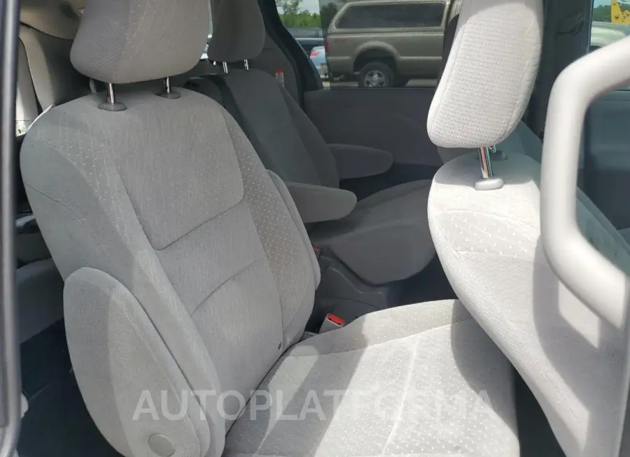 TOYOTA SIENNA LE 2019 vin 5TDKZ3DC8KS015155 from auto auction Copart