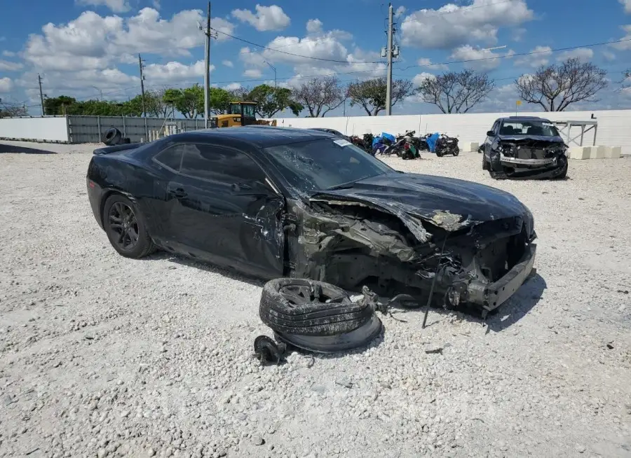 CHEVROLET CAMARO LT 2015 vin 2G1FD1E37F9153876 from auto auction Copart