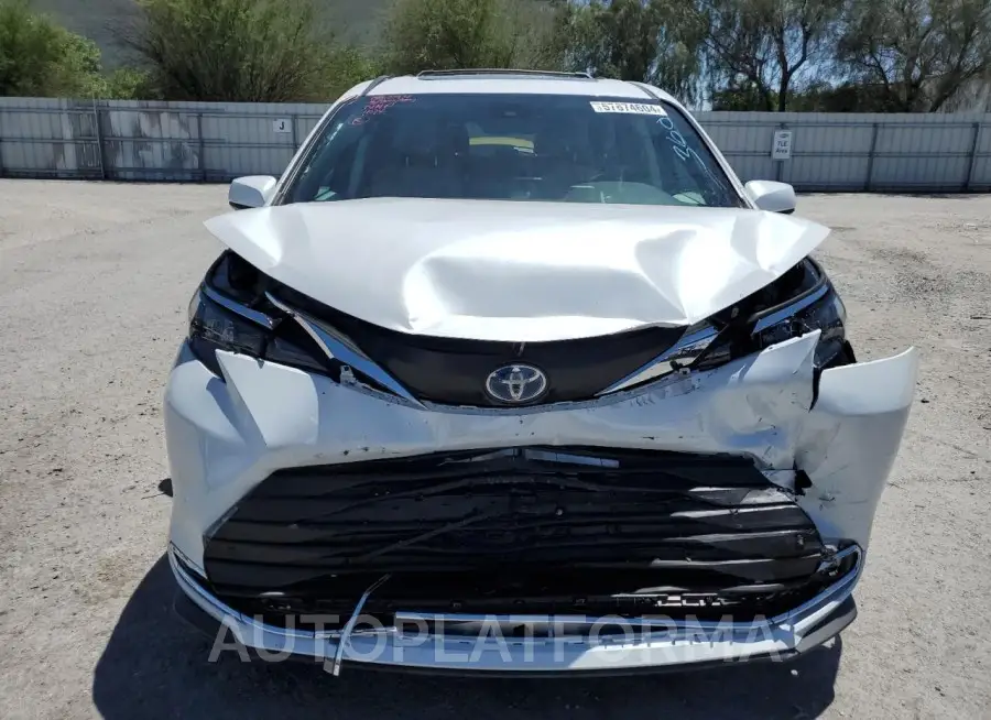 TOYOTA SIENNA XLE 2024 vin 5TDJRKEC6RS192236 from auto auction Copart