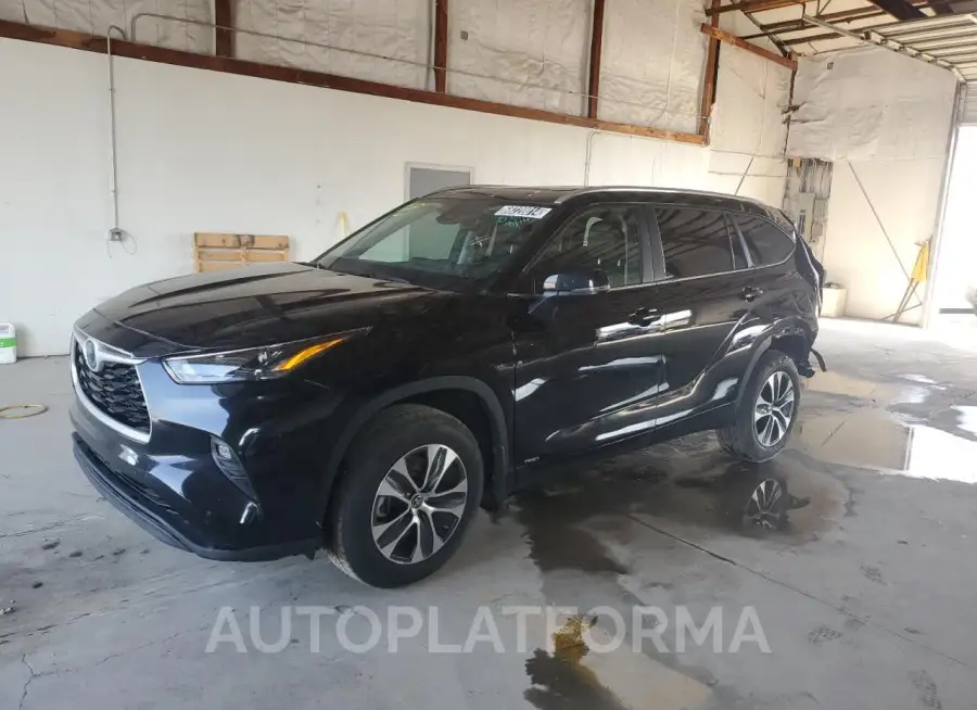 TOYOTA HIGHLANDER 2023 vin 5TDKBRCH2PS130703 from auto auction Copart