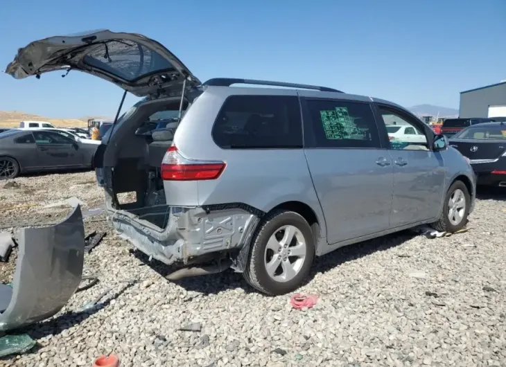 TOYOTA SIENNA LE 2016 vin 5TDKK3DC9GS737696 from auto auction Copart