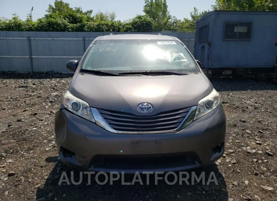 TOYOTA SIENNA LE 2017 vin 5TDKZ3DC2HS770746 from auto auction Copart