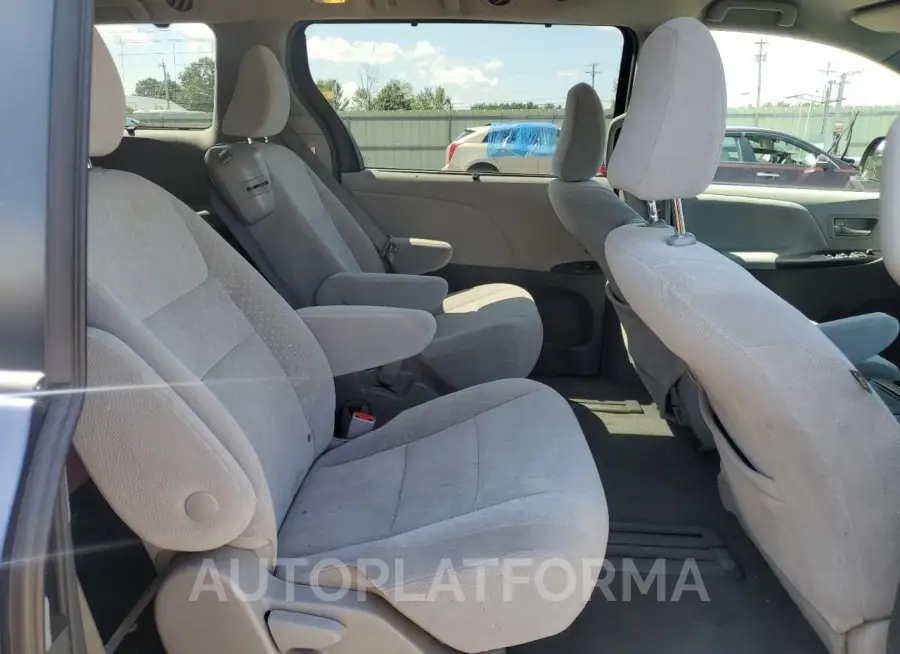 TOYOTA SIENNA LE 2019 vin 5TDKZ3DC6KS005742 from auto auction Copart