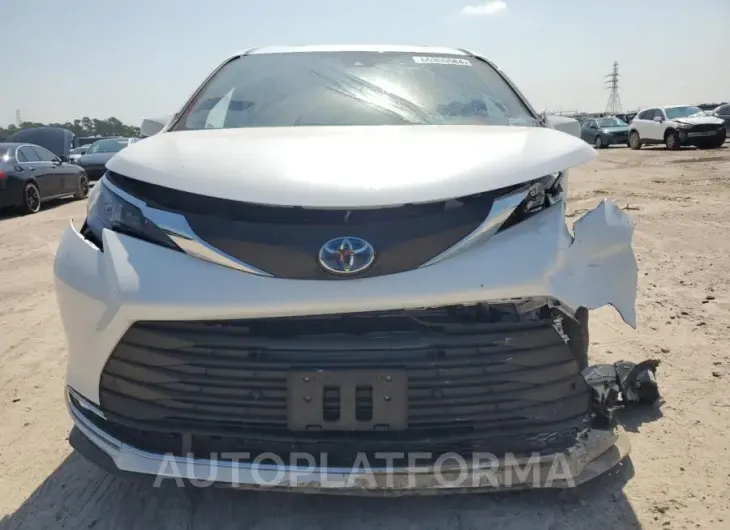 TOYOTA SIENNA XLE 2024 vin 5TDYRKEC8RS180491 from auto auction Copart