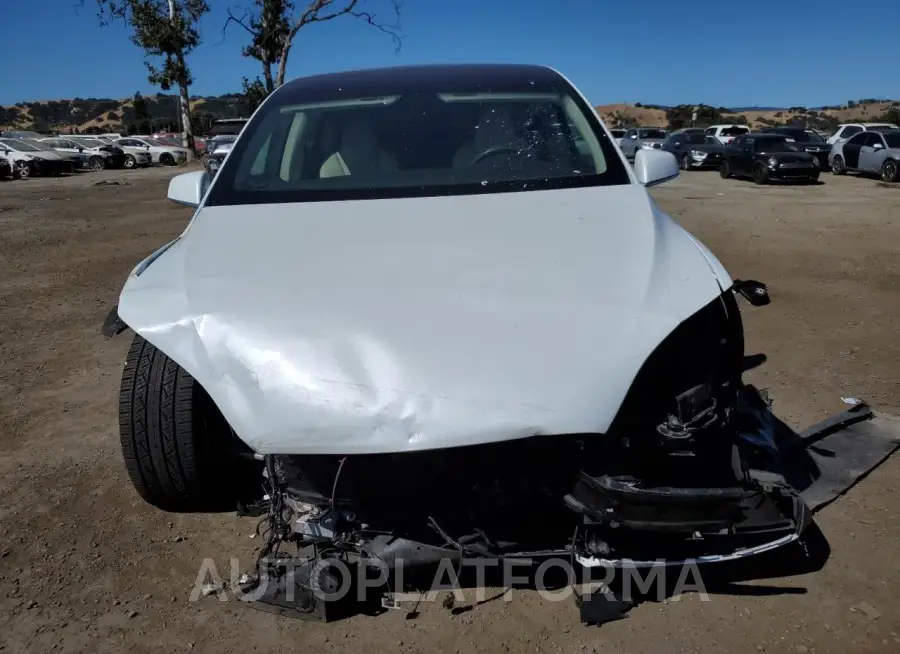 TESLA MODEL X 2018 vin 5YJXCAE27JF141043 from auto auction Copart