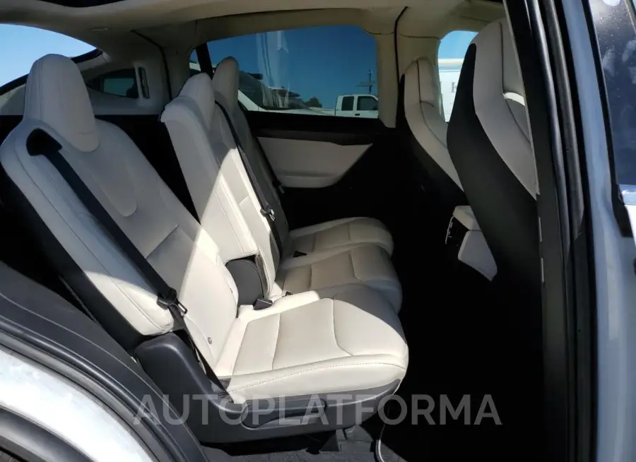 TESLA MODEL X 2018 vin 5YJXCAE27JF141043 from auto auction Copart