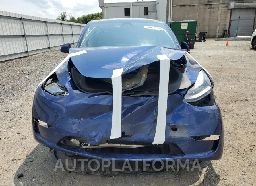 TESLA MODEL Y 2024 vin 7SAYGDEE8RA271994 from auto auction Copart