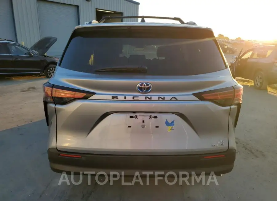 TOYOTA SIENNA LE 2021 vin 5TDKRKECXMS002287 from auto auction Copart