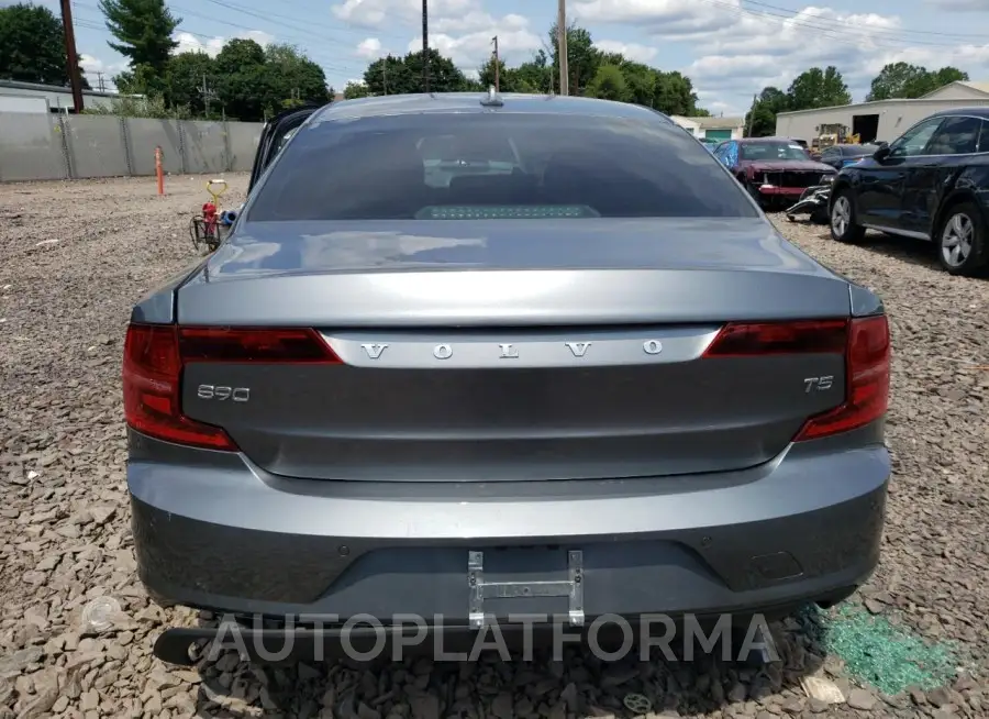 VOLVO S90 T5 MOM 2018 vin LVY982AK5JP031872 from auto auction Copart