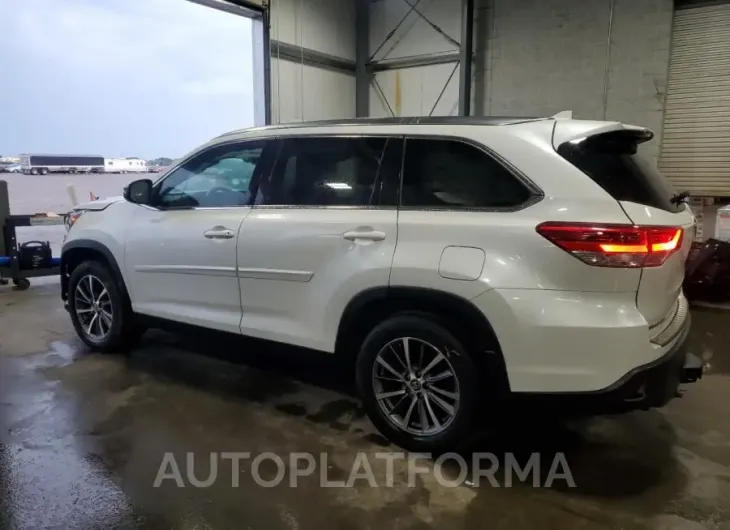 TOYOTA HIGHLANDER 2019 vin 5TDJZRFH1KS932672 from auto auction Copart