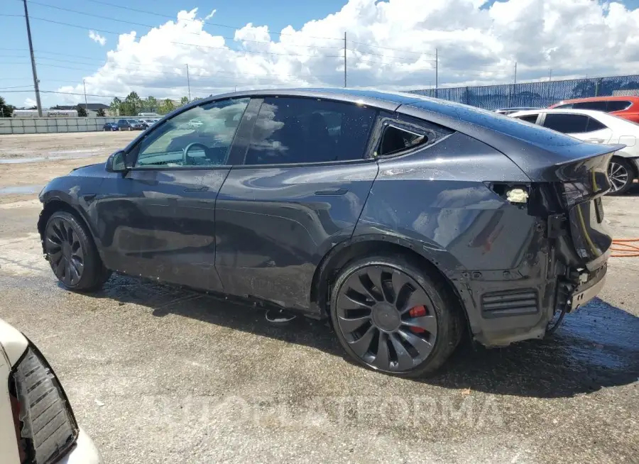 TESLA MODEL Y 2024 vin 7SAYGDEF1RF045758 from auto auction Copart