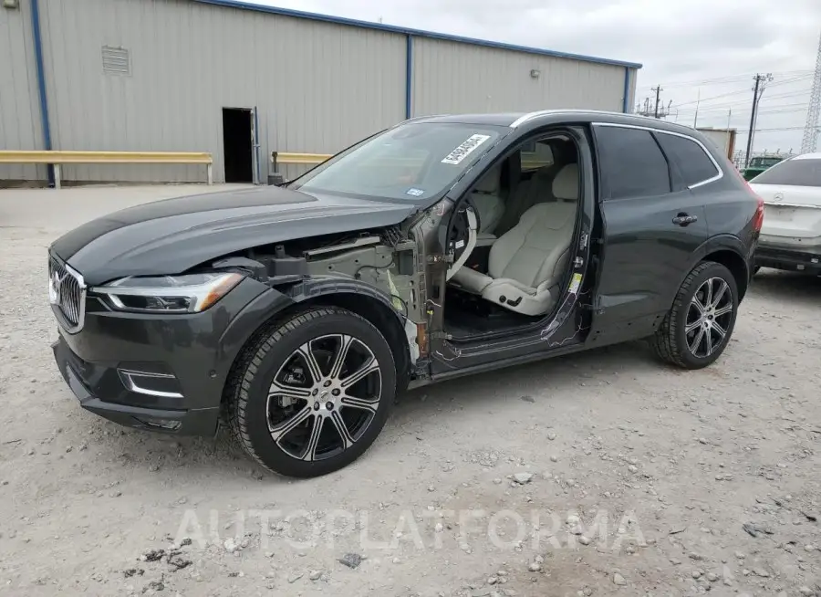 VOLVO XC60 T5 IN 2018 vin YV4102RL8J1057844 from auto auction Copart