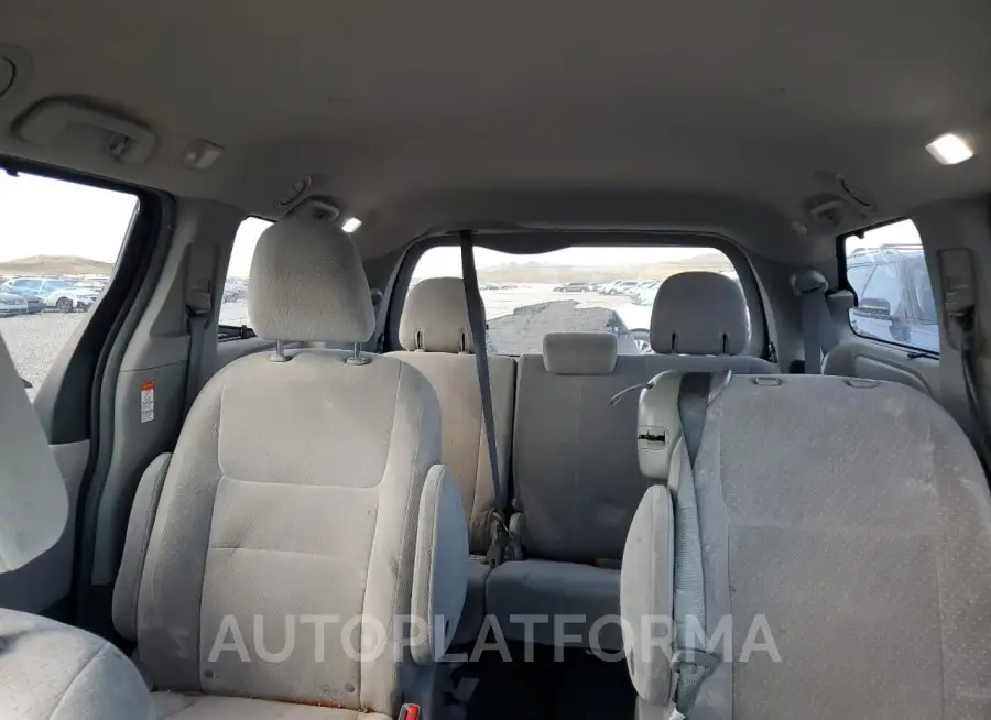 TOYOTA SIENNA LE 2017 vin 5TDKZ3DC0HS864480 from auto auction Copart