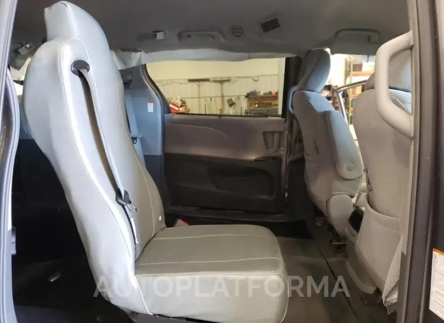 TOYOTA SIENNA LE 2017 vin 5TDKZ3DC6HS894342 from auto auction Copart