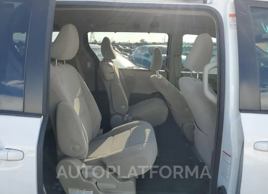 TOYOTA SIENNA LE 2019 vin 5TDKZ3DC7KS015017 from auto auction Copart