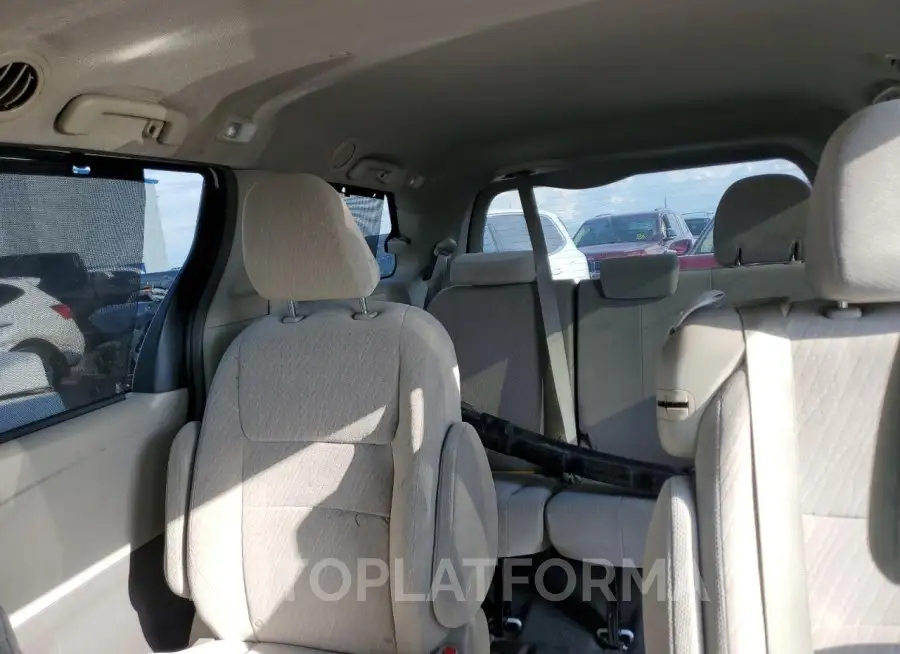 TOYOTA SIENNA LE 2019 vin 5TDKZ3DC7KS015017 from auto auction Copart