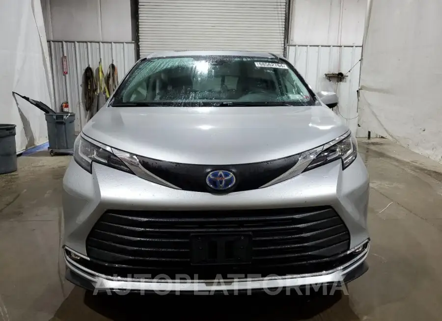 TOYOTA SIENNA XLE 2021 vin 5TDYRKEC1MS006836 from auto auction Copart